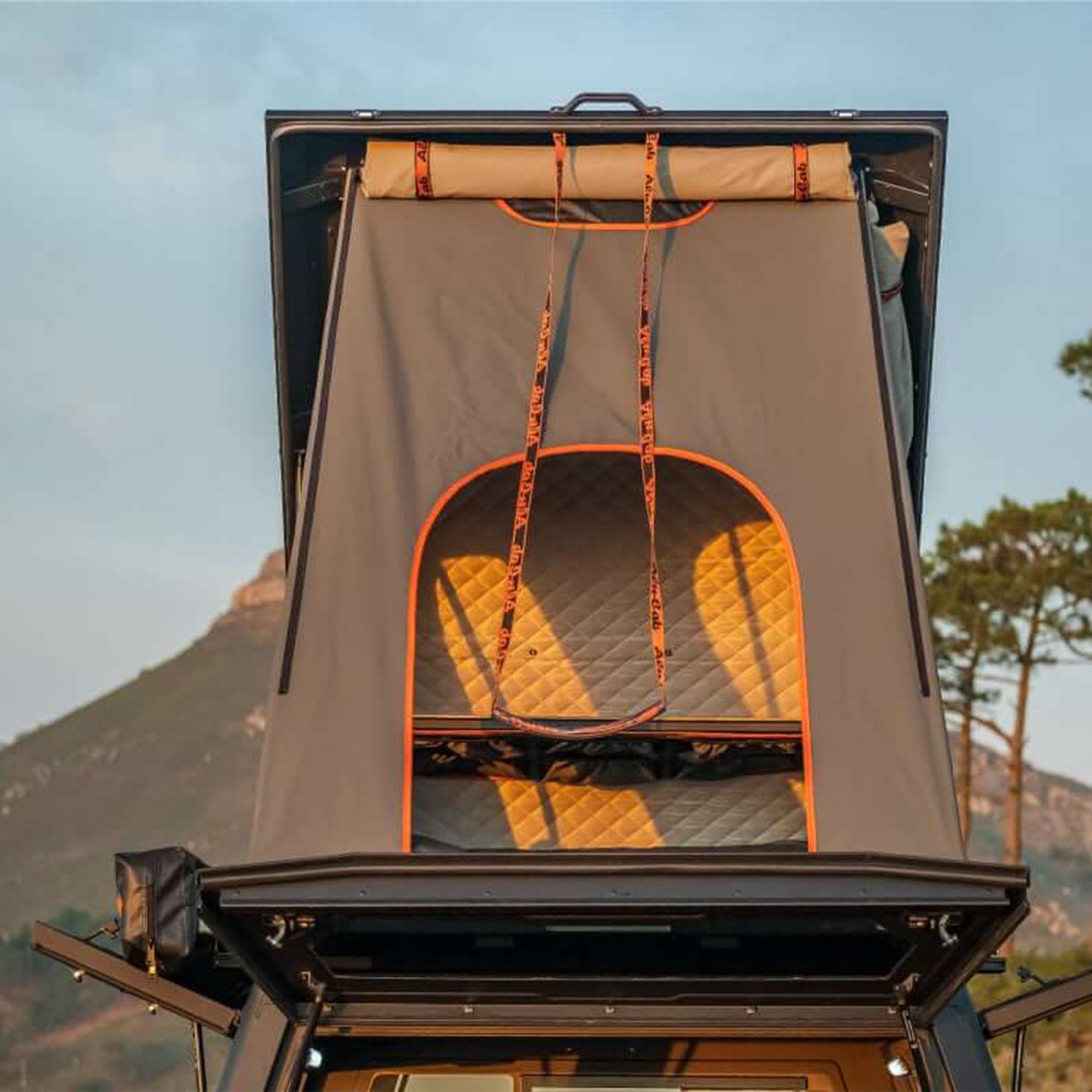 3-R ROOF TENT【Alu-Cab】【アルキャブ】 【ルーフトップテント】