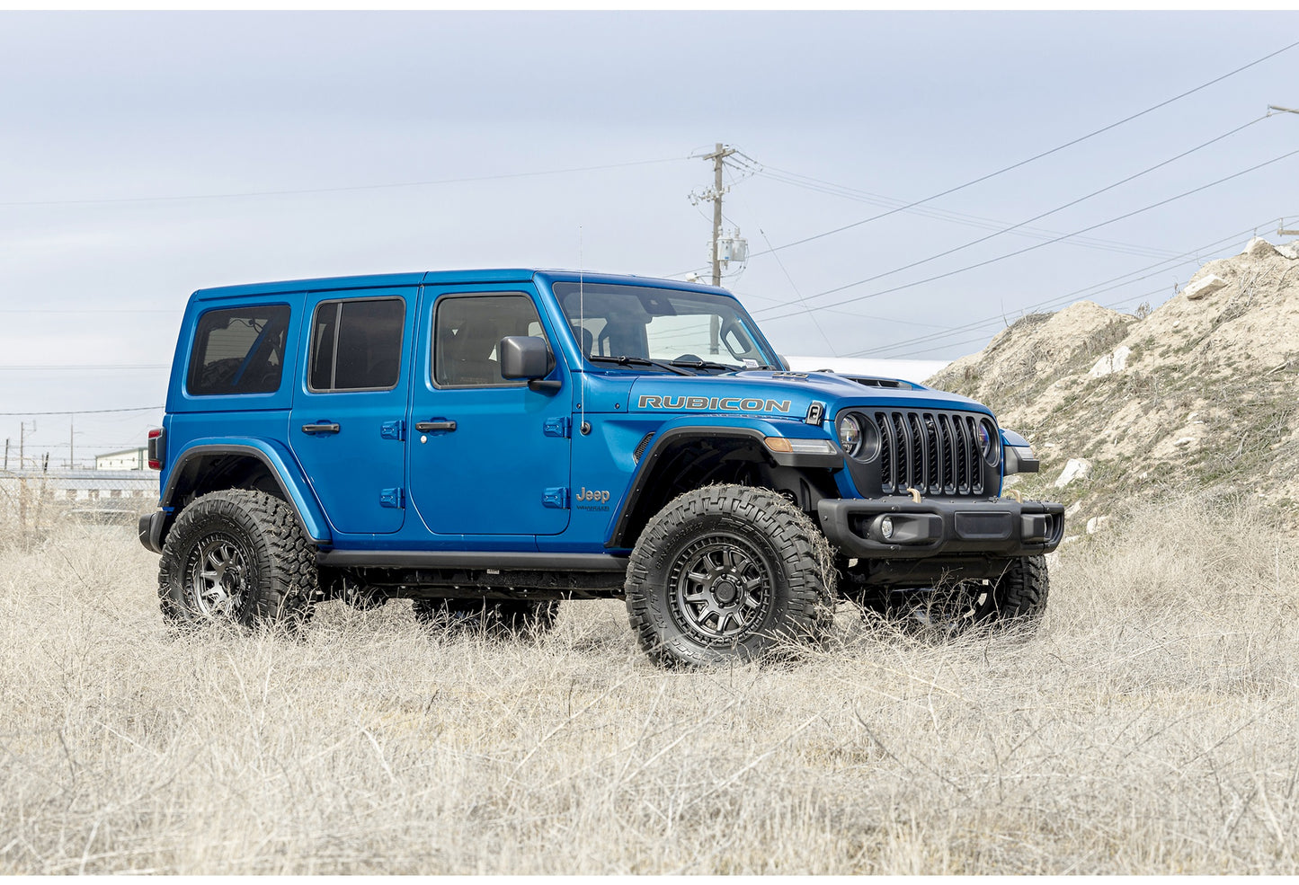 BLACK RHINO CALICO マットガンメタル/ブラックリップ 17インチアルミホイール 17X8.5 5H 127 +34 JKラングラー/JLラングラー/JTグラディエーター