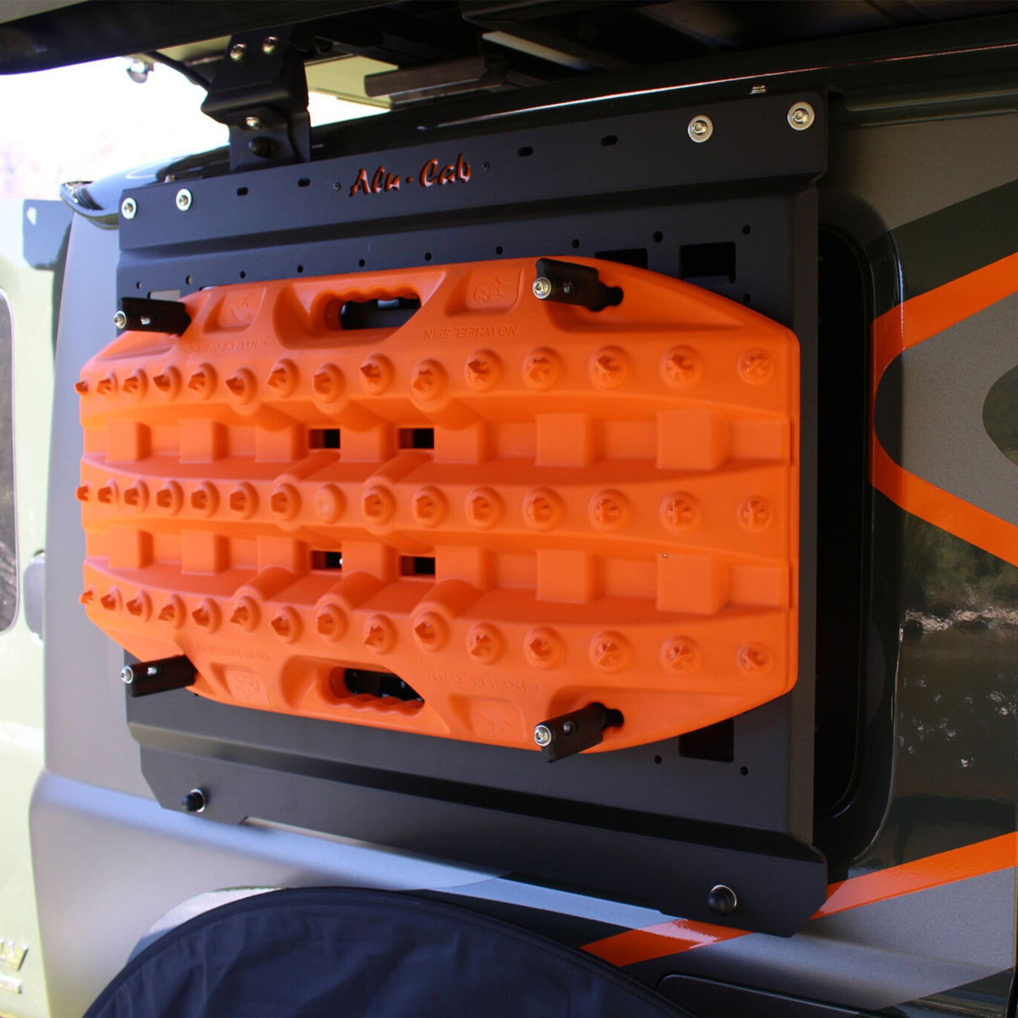 JIMNY EXTERIOR MOLLE PLATE【Alu-Cab】【アルキャブ】 【ジムニーシエラ・ノマド】