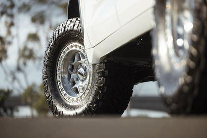 KMC (ケイエムシー) KM553 TORX ( トルクス ) 17インチアルミホイール グロスシルバー/マシンドフェイス 17x8.5J 5H 127 +25 ジープ JKラングラー/ JLラングラー/ JTグラディエーター
