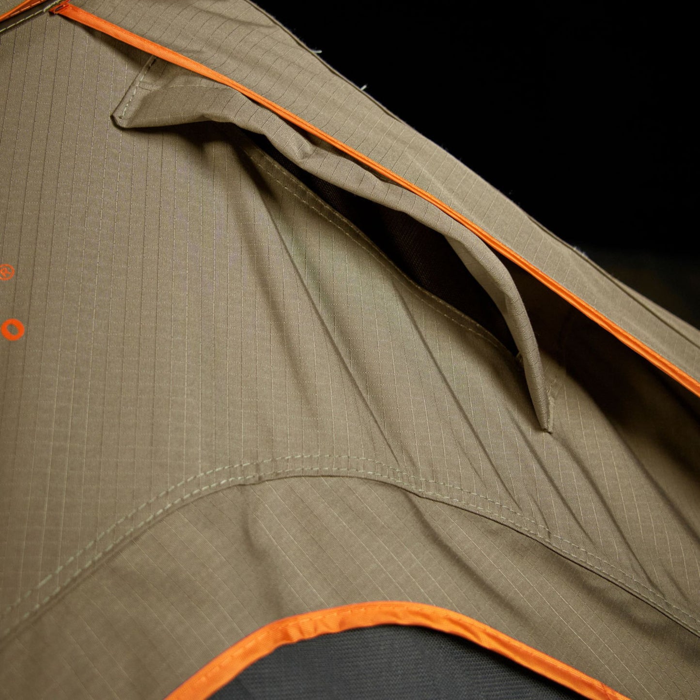 RIDGE BACK【DARCHE】【ダーチ】 【HARD SHELL ROOF TENT】【ハードシェルルーフトップテント】
