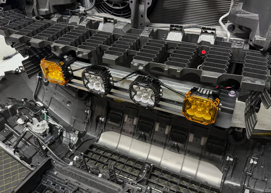 【ランクル250】ビルトインライトマウントステー